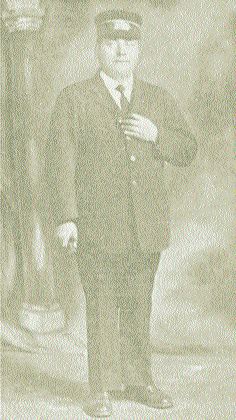 Stefan Szkymba w mundurze motorniczego tramwaju